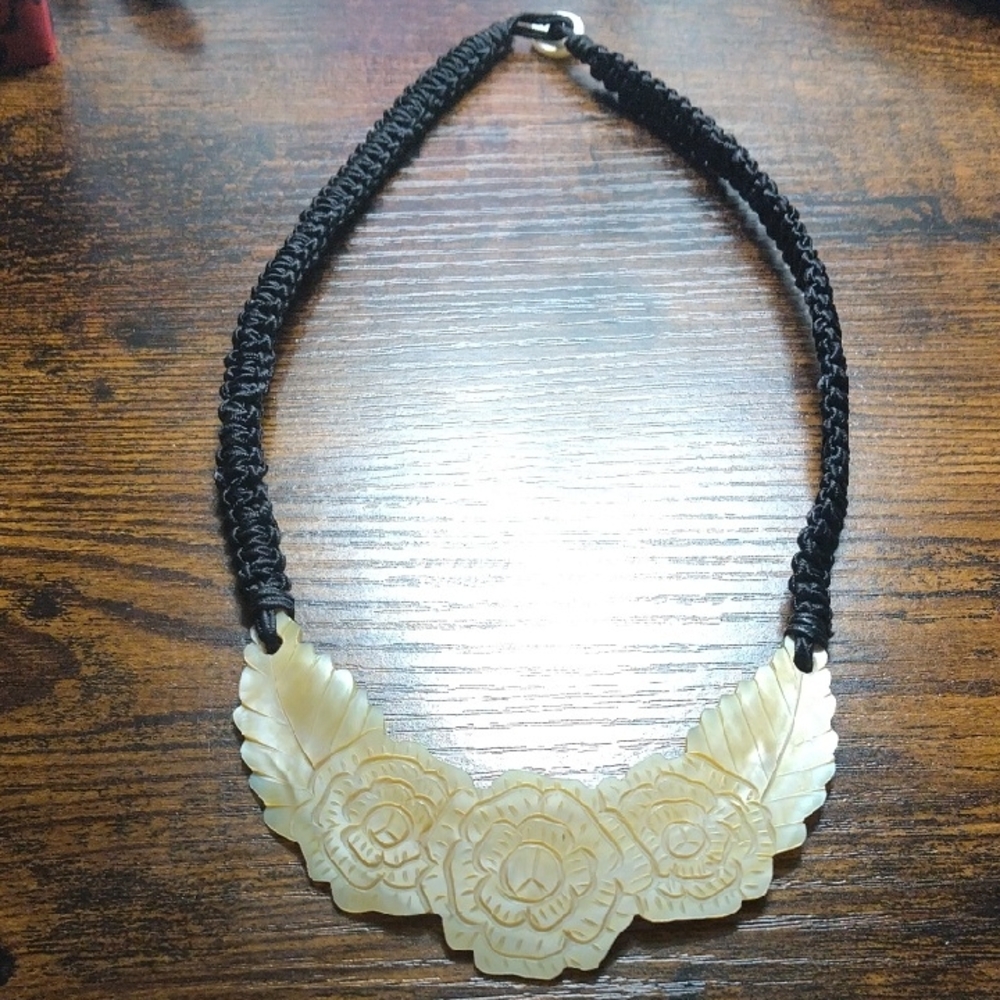 Elegant Black and Cream Floral Necklace